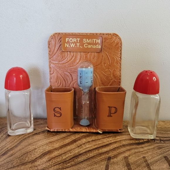 Fort Smith Vintage Salt & Pepper Cook Timer Hand Tooled Leather Travel Set - Picture 6 of 9